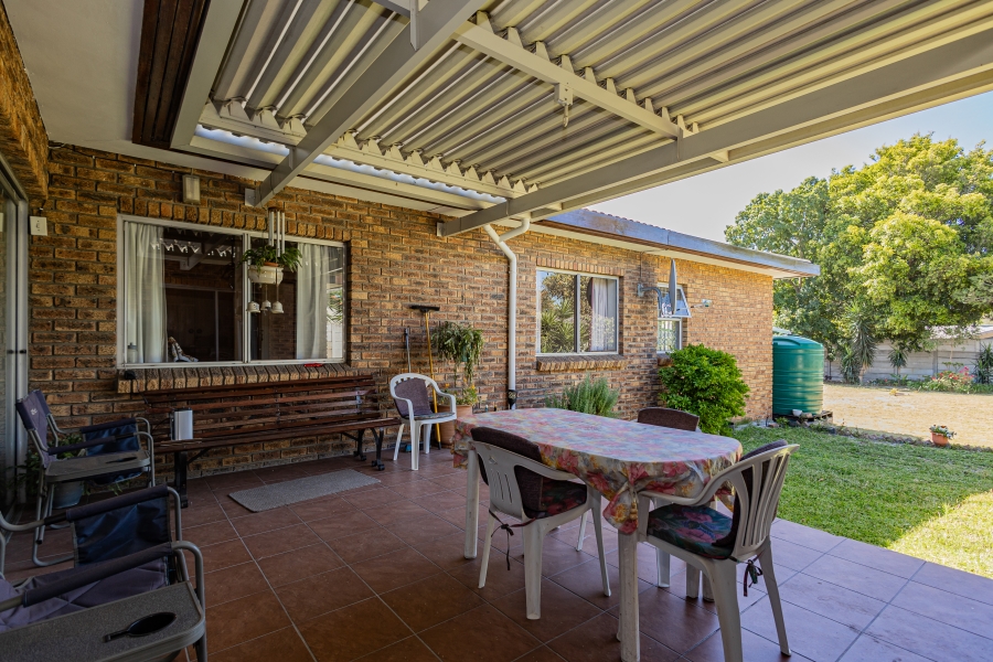 4 Bedroom Property for Sale in Amandelrug Western Cape